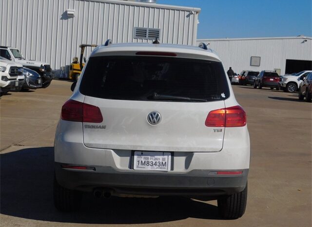 Pre-Owned 2017 Volkswagen Tiguan 2.0T S 4D Sport Utility FWD full