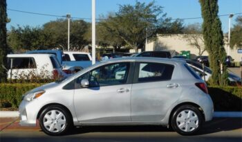 Pre-Owned 2017 Toyota Yaris L 5D Hatchback FWD full