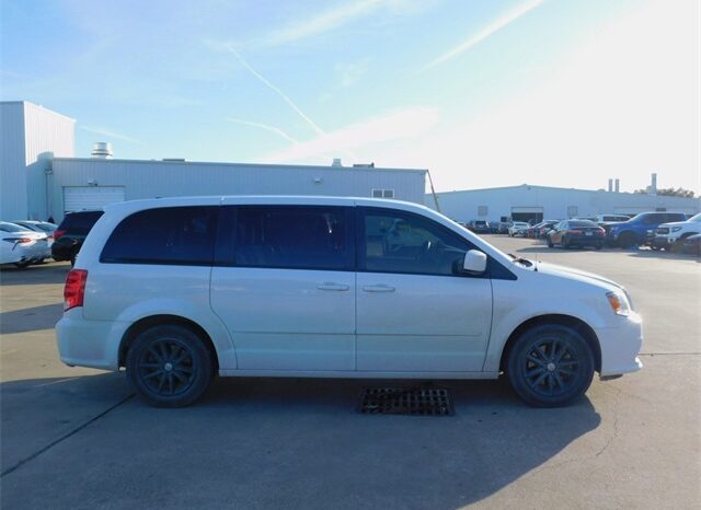 Pre-Owned 2016 Dodge Grand Caravan SE 4D Passenger Van FWD full