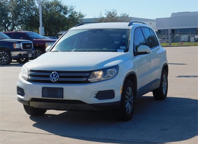 Used 2017 Volkswagen Tiguan Limited Base with VIN WVGAV7AX9HK028322 for sale in Houston, TX