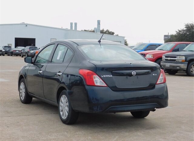 Pre-Owned 2018 Nissan Versa 1.6 SV 4D Sedan FWD full