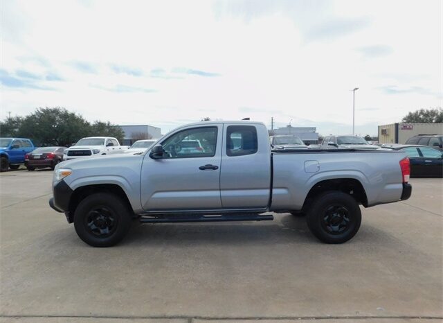 Pre-Owned 2016 Toyota Tacoma SR 4D Access Cab RWD full