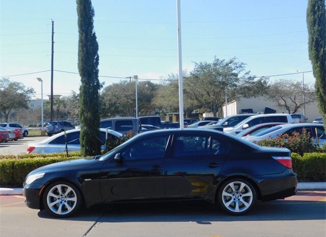 Pre-Owned 2009 BMW 5 Series 535i 4D Sedan RWD full