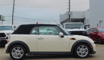 Pre-Owned 2013 MINI Cooper Base 2D Convertible FWD full