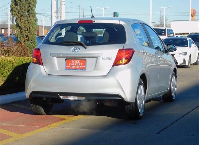 Pre-Owned 2017 Toyota Yaris L 5D Hatchback FWD full