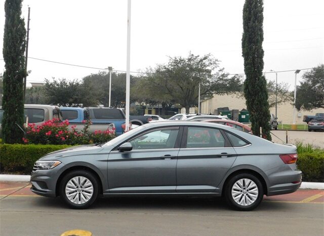 Pre-Owned 2019 Volkswagen Jetta 1.4T S 4D Sedan FWD full