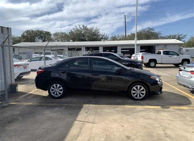 Pre-Owned 2015 Toyota Corolla LE 4D Sedan FWD full