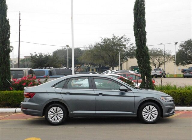 Pre-Owned 2019 Volkswagen Jetta 1.4T S 4D Sedan FWD full