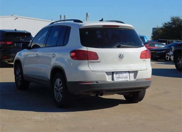 Pre-Owned 2017 Volkswagen Tiguan 2.0T S 4D Sport Utility FWD full