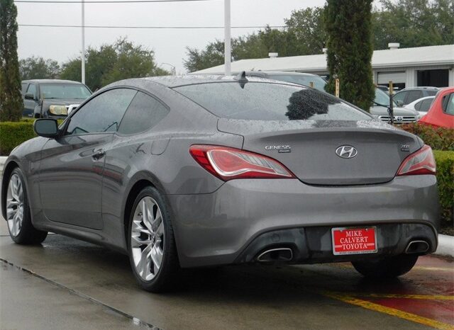 Pre-Owned 2013 Hyundai Genesis Coupe 2.0T R-Spec 2D Coupe RWD full