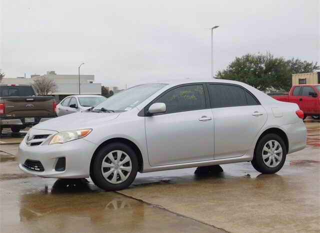 Pre-Owned 2011 Toyota Corolla LE 4D Sedan FWD full