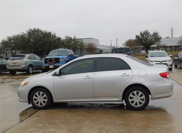 Pre-Owned 2011 Toyota Corolla LE 4D Sedan FWD full