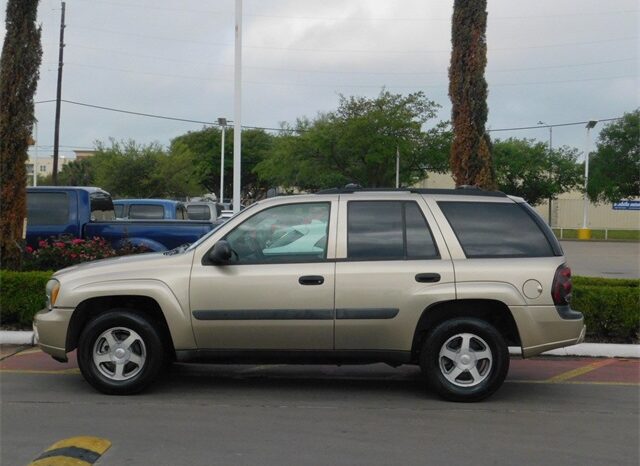 Pre-Owned 2005 Chevrolet TrailBlazer LS 4D Sport Utility 4WD full