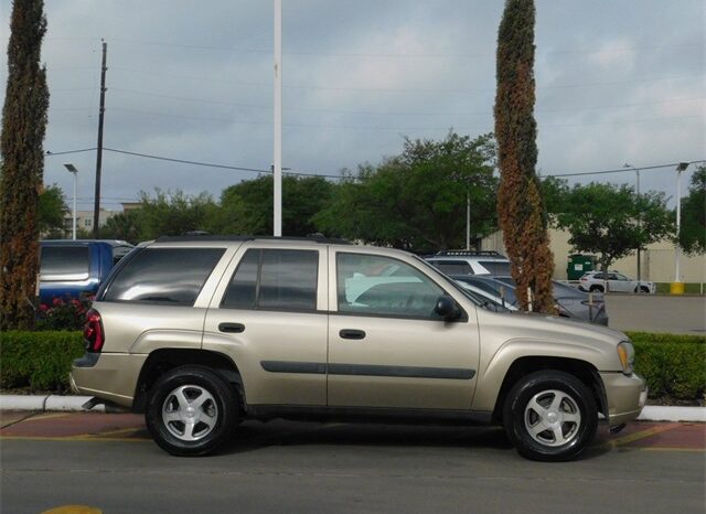 Pre-Owned 2005 Chevrolet TrailBlazer LS 4D Sport Utility 4WD full